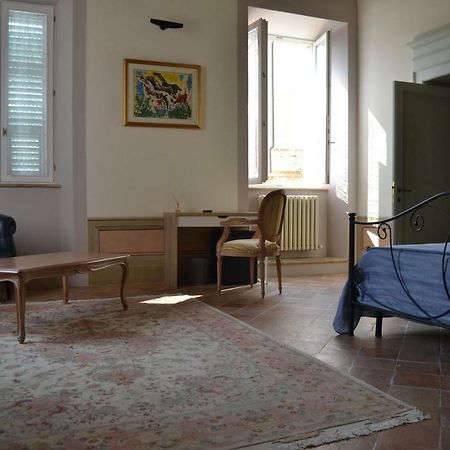 מלון Monte San Giusto Palazzo Roberti מראה חיצוני תמונה
