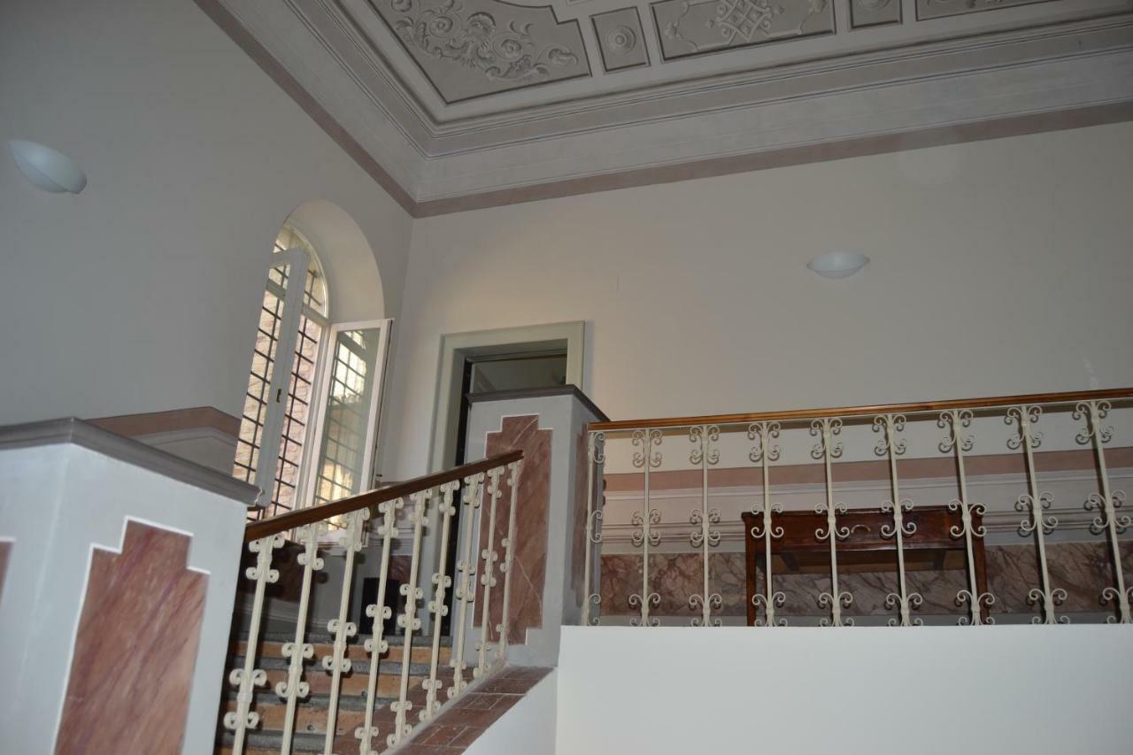 מלון Monte San Giusto Palazzo Roberti מראה חיצוני תמונה