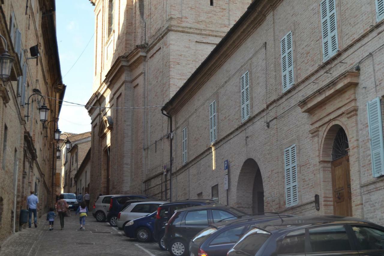 מלון Monte San Giusto Palazzo Roberti מראה חיצוני תמונה