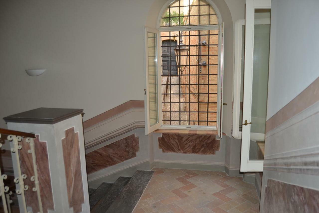 מלון Monte San Giusto Palazzo Roberti מראה חיצוני תמונה