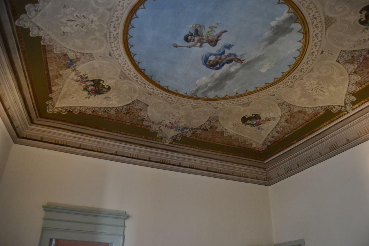 מלון Monte San Giusto Palazzo Roberti מראה חיצוני תמונה