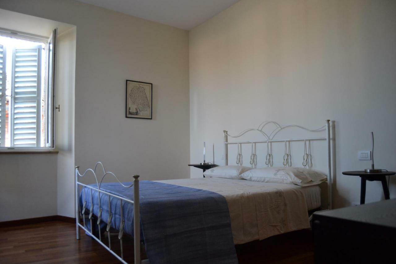 מלון Monte San Giusto Palazzo Roberti מראה חיצוני תמונה