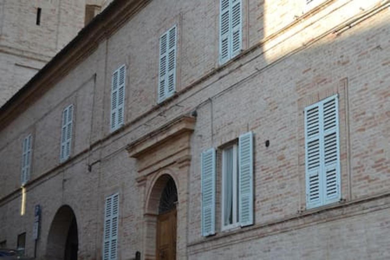 מלון Monte San Giusto Palazzo Roberti מראה חיצוני תמונה