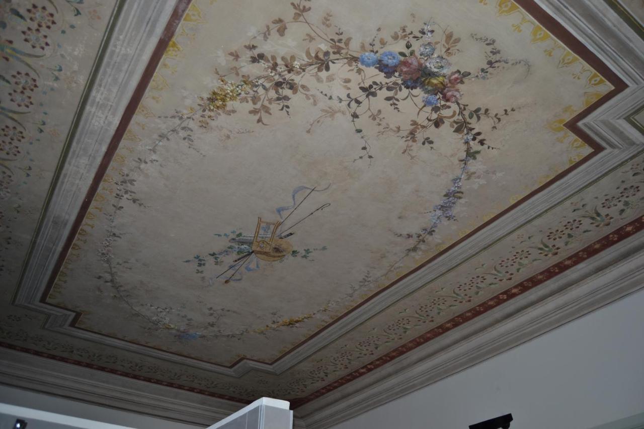 מלון Monte San Giusto Palazzo Roberti מראה חיצוני תמונה