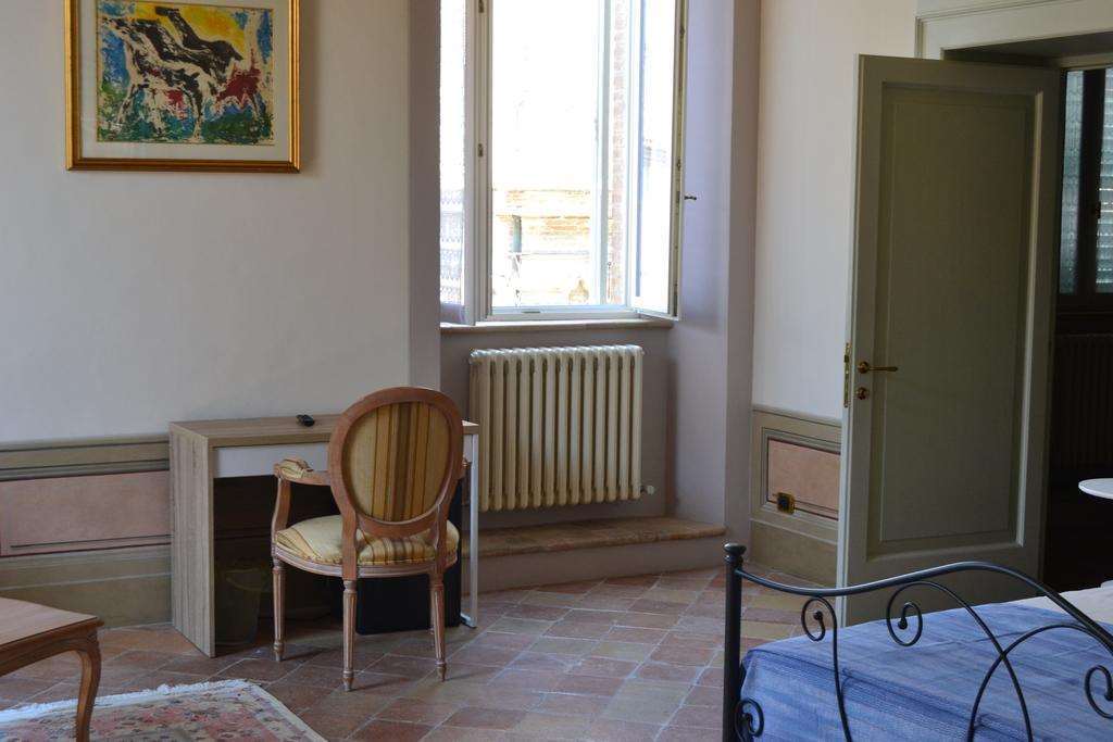 מלון Monte San Giusto Palazzo Roberti חדר תמונה